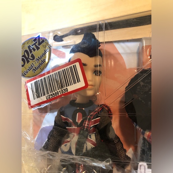 Bratz Boyz Punkz London Doll - Eitan - Picture 3 of 4